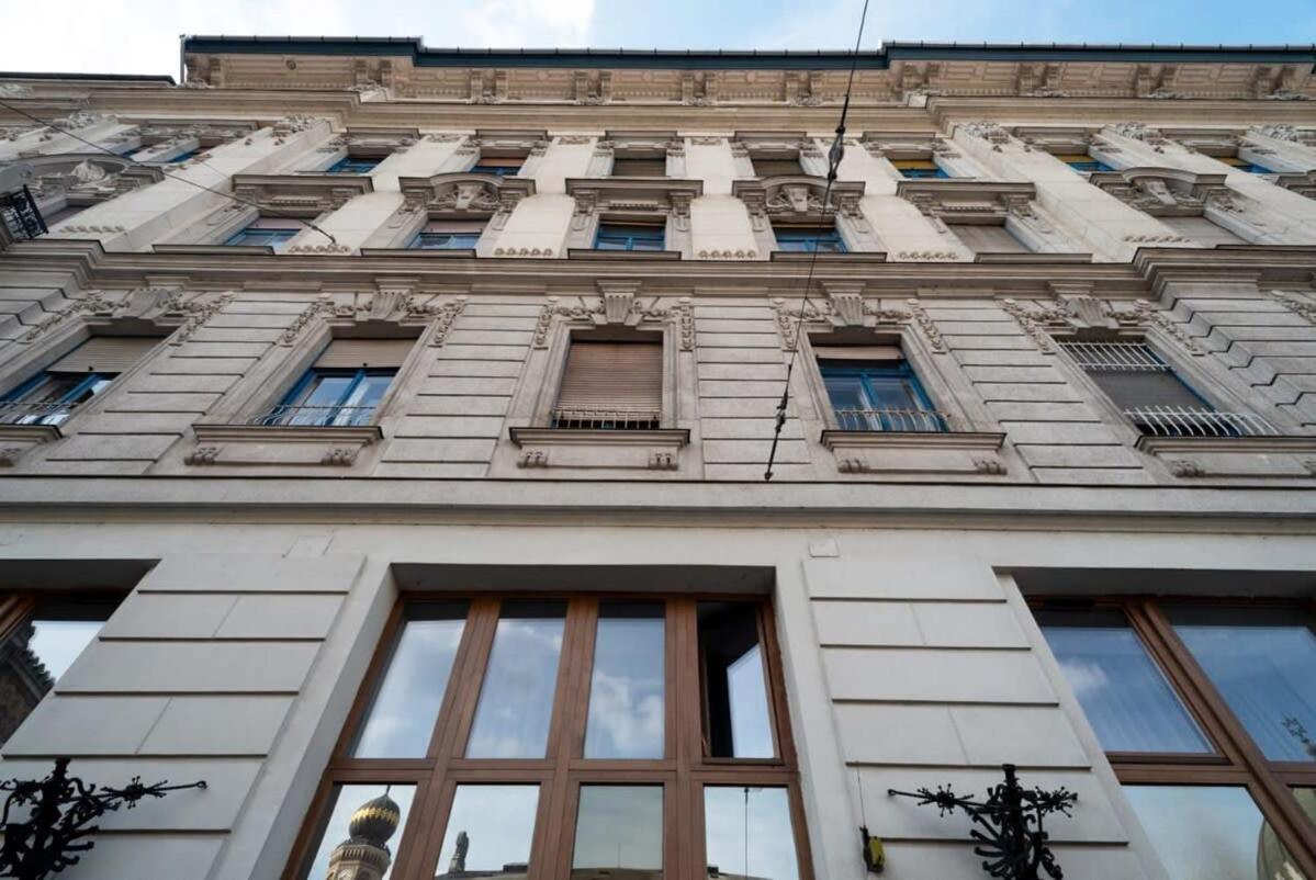Modern Intimate Studio In The Center Budapest Exterior photo